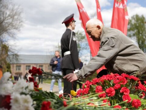 Жители Солнечногорска возложат цветы к памятникам погибших воинов ко Дню Победы новости Солнечногорска 
